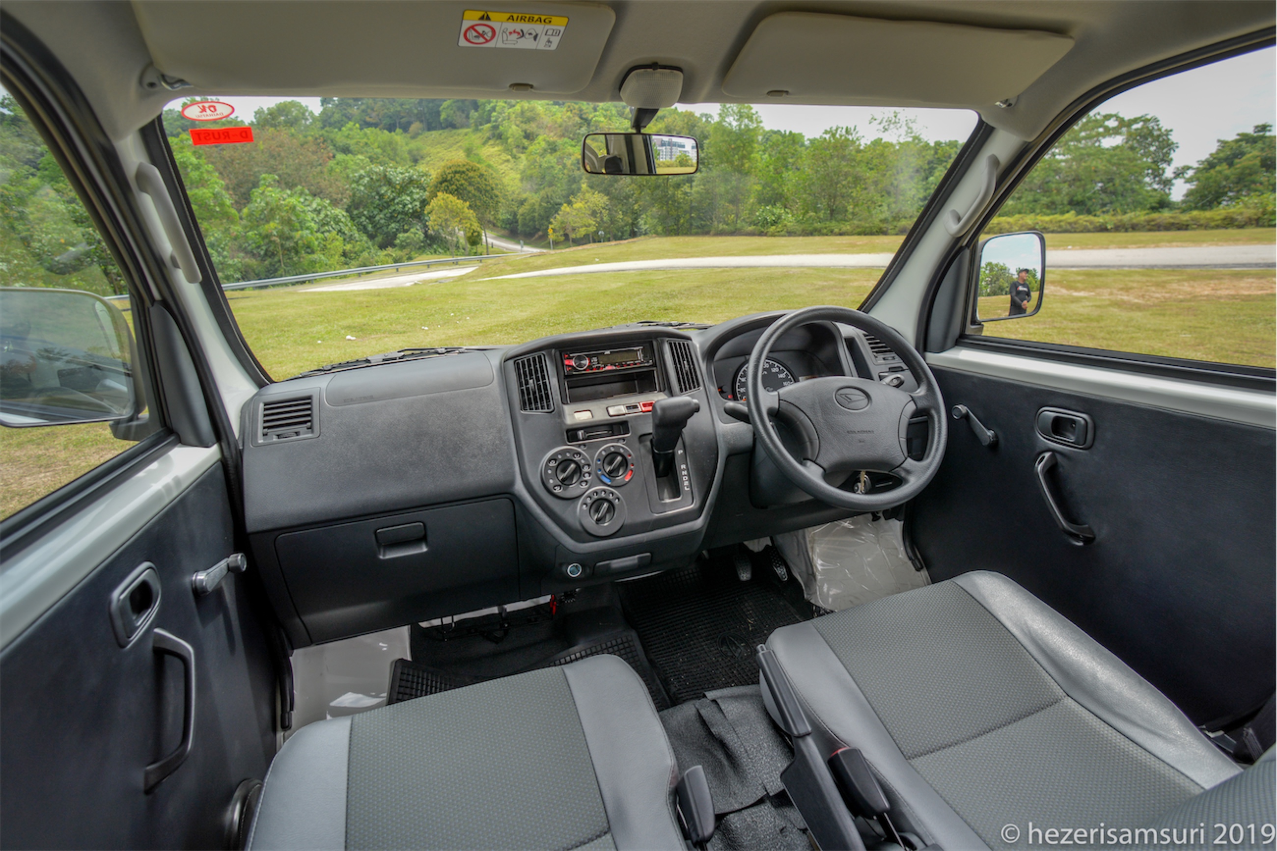 Pandu Uji: Daihatsu Gran Max Auto: 2 tempat duduk, pacuan 